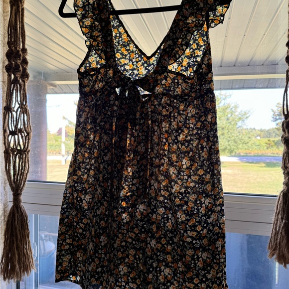 SHEIN summer dress with open back with bow tie - Picture 2 of 3